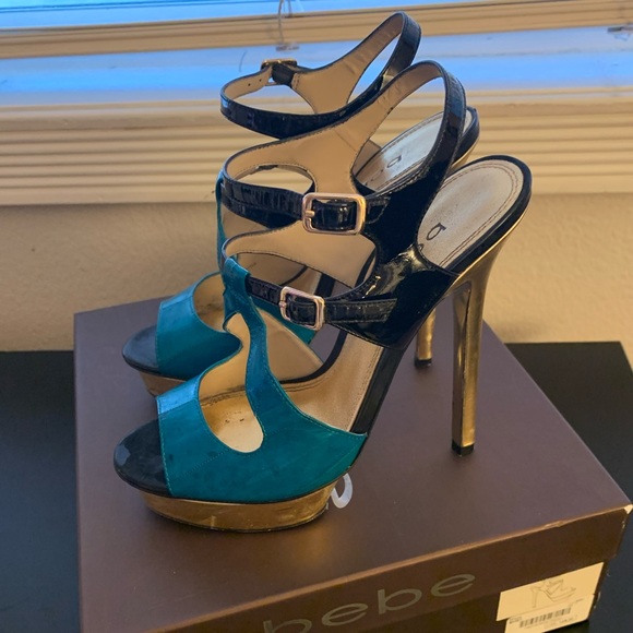 Bebe platform sandal size 7. - Picture 4 of 5